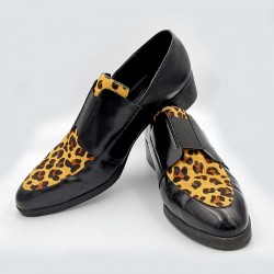 Zapatos animal print negros